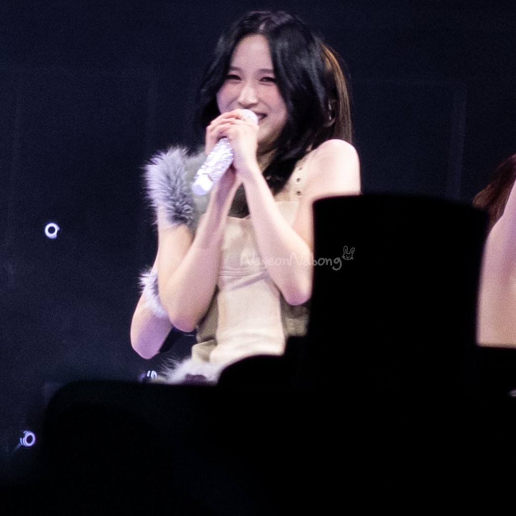 Momen yang diabadikan oleh penggemar Mina (TWICE)