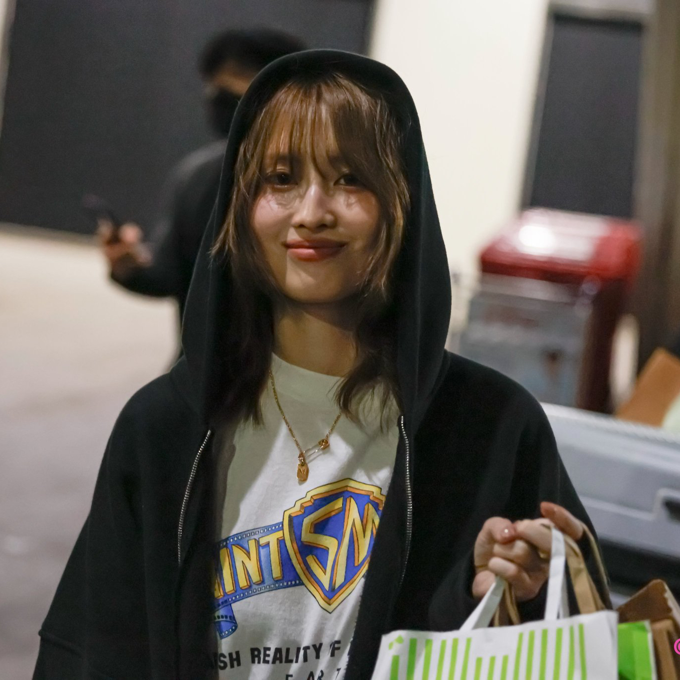 Foto aktivitas terbaru Momo (TWICE)