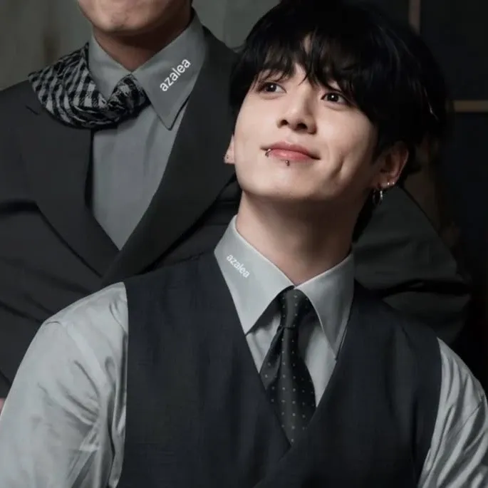 Foto aktivitas terbaru Jungkook (BTS)