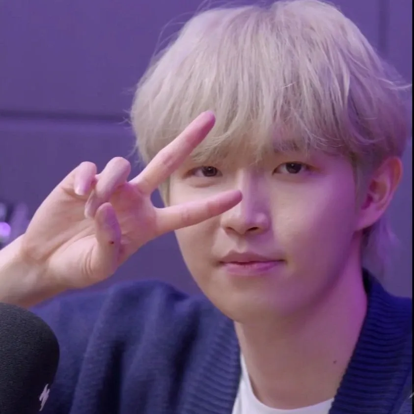 Potret di balik layar Kim Jaehwan