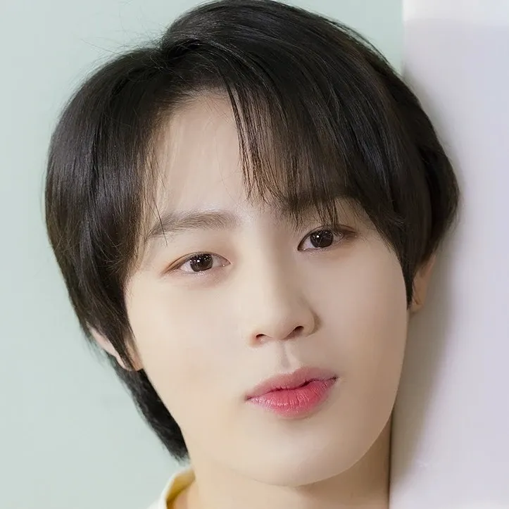 Latest photo of Ha Sungwoon