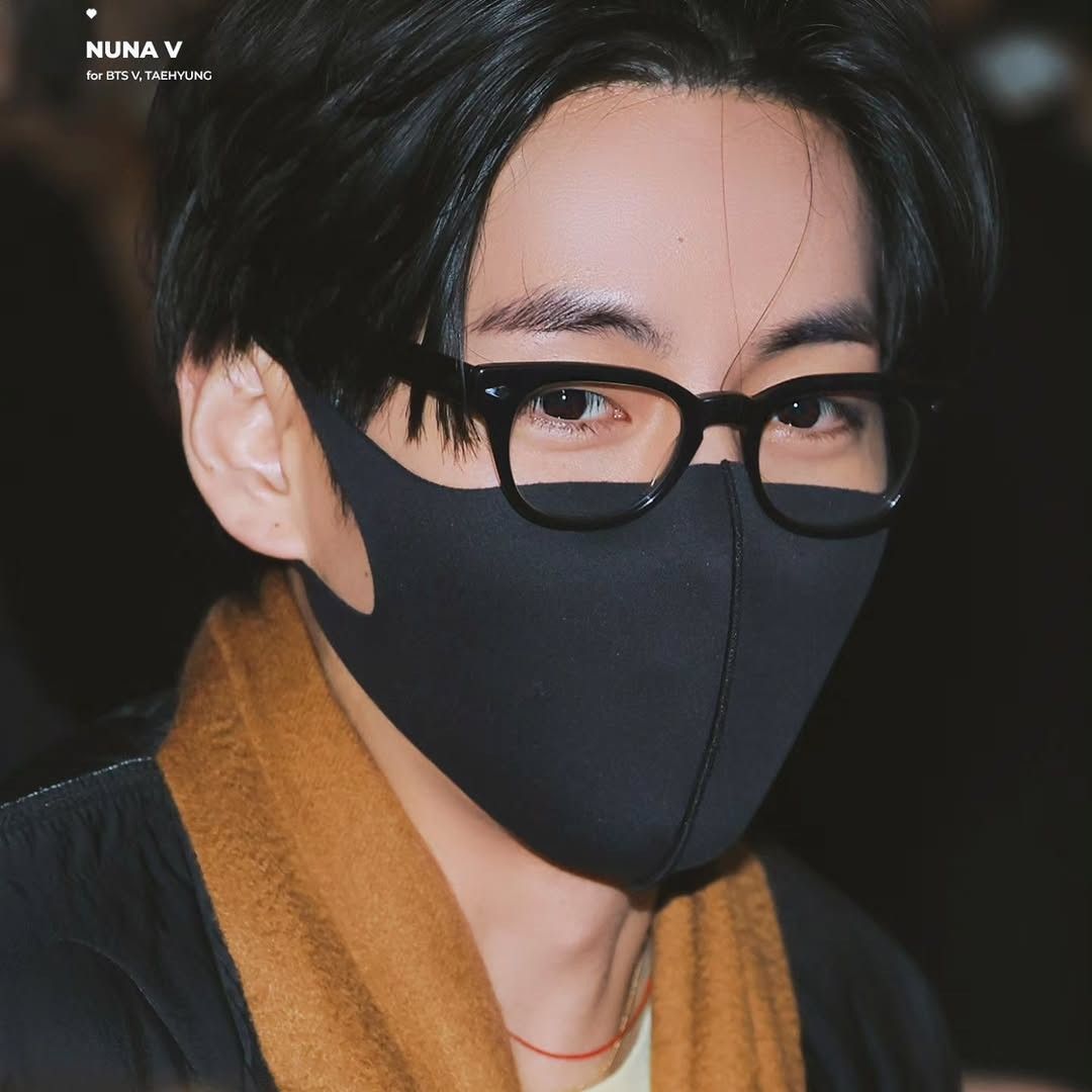 A moment captured by V (BTS)'s fan