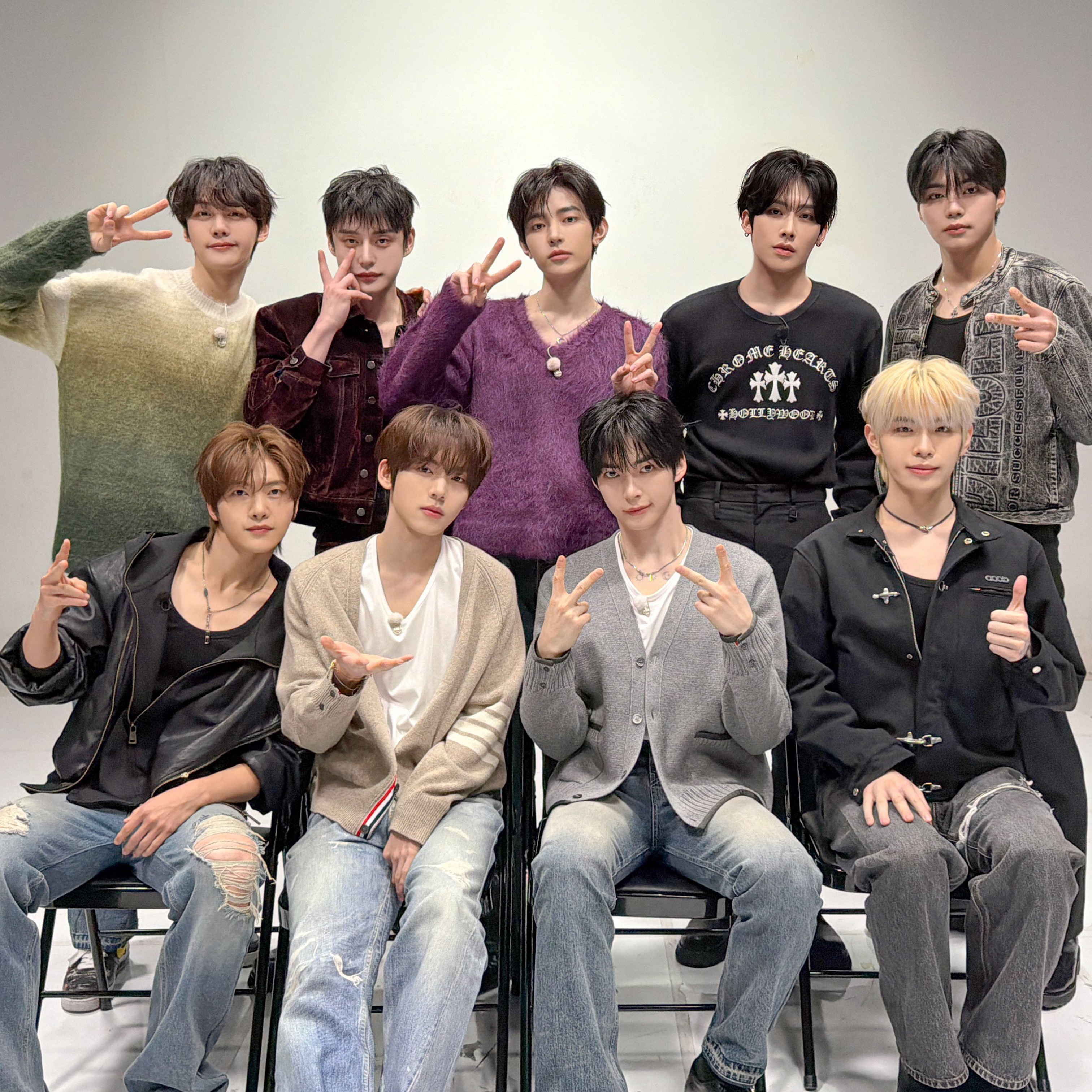 Behind-the-scenes cut of Kim Jiwoong (ZEROBASEONE)