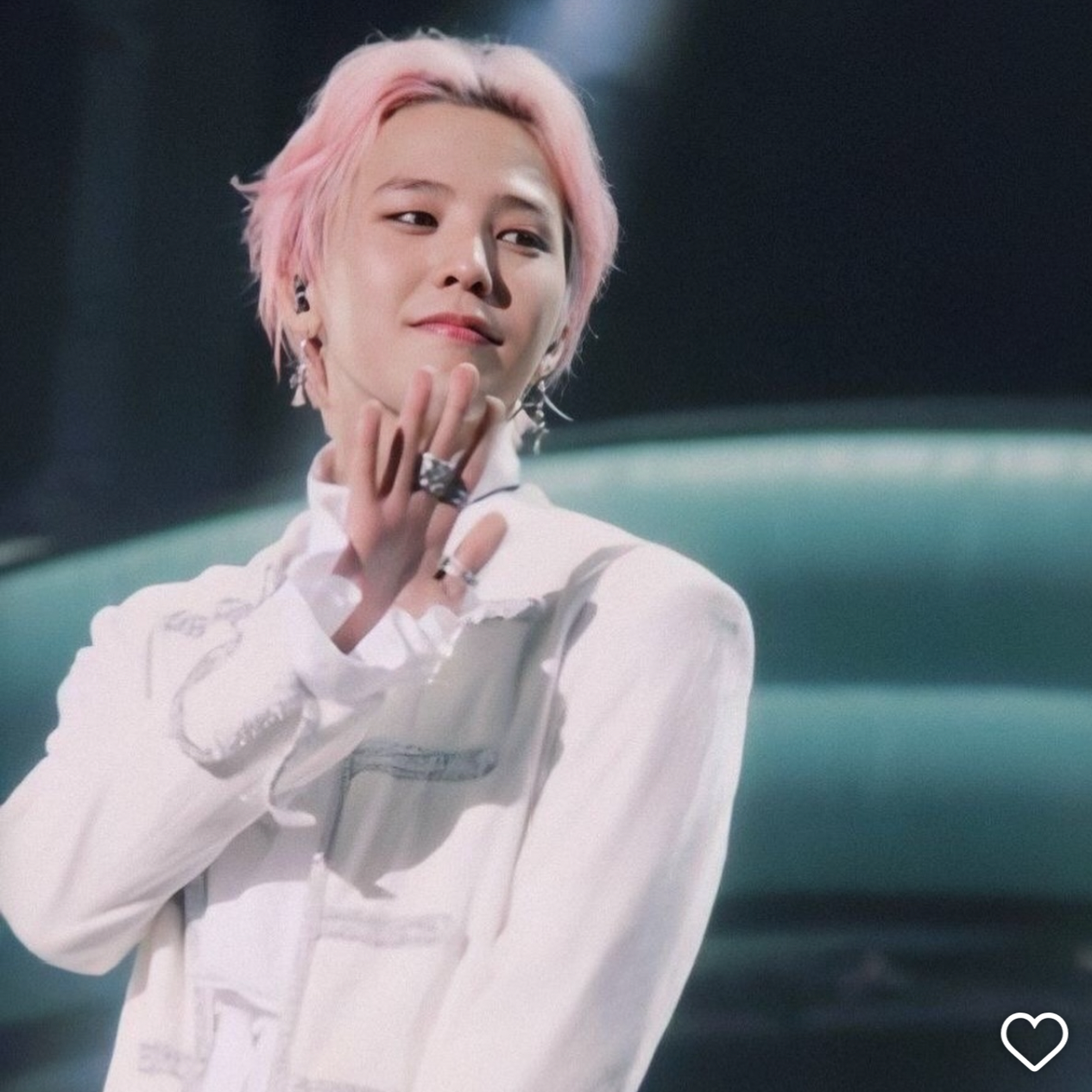 Behind-the-scenes cut of G-DRAGON (BIGBANG)