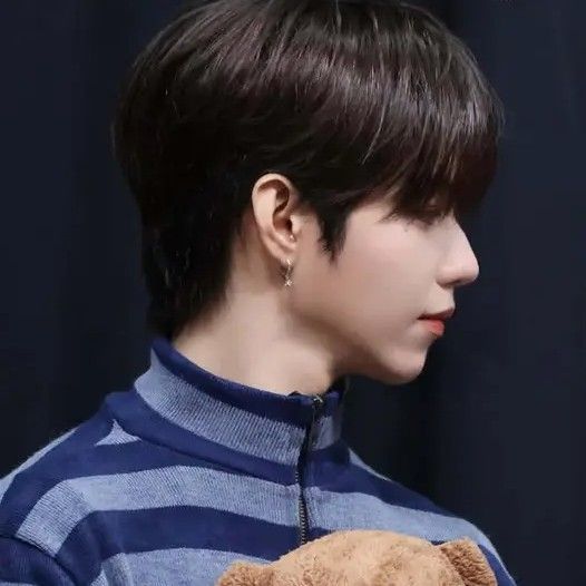 A moment captured by AHOF's fan