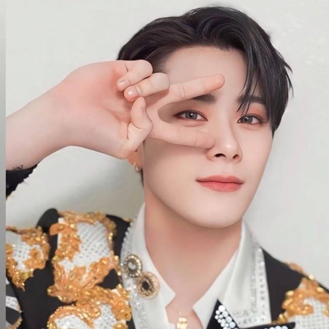 A moment captured by Moonbin (ASTRO)'s fan