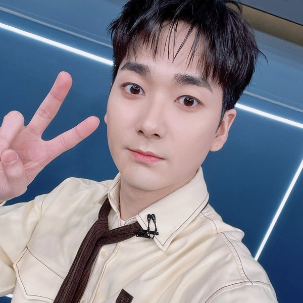 Shining profile picture of Aron on today's Choeaedol