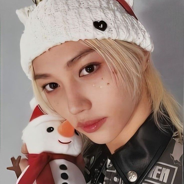 Recent activity shot of Felix (Stray Kids)