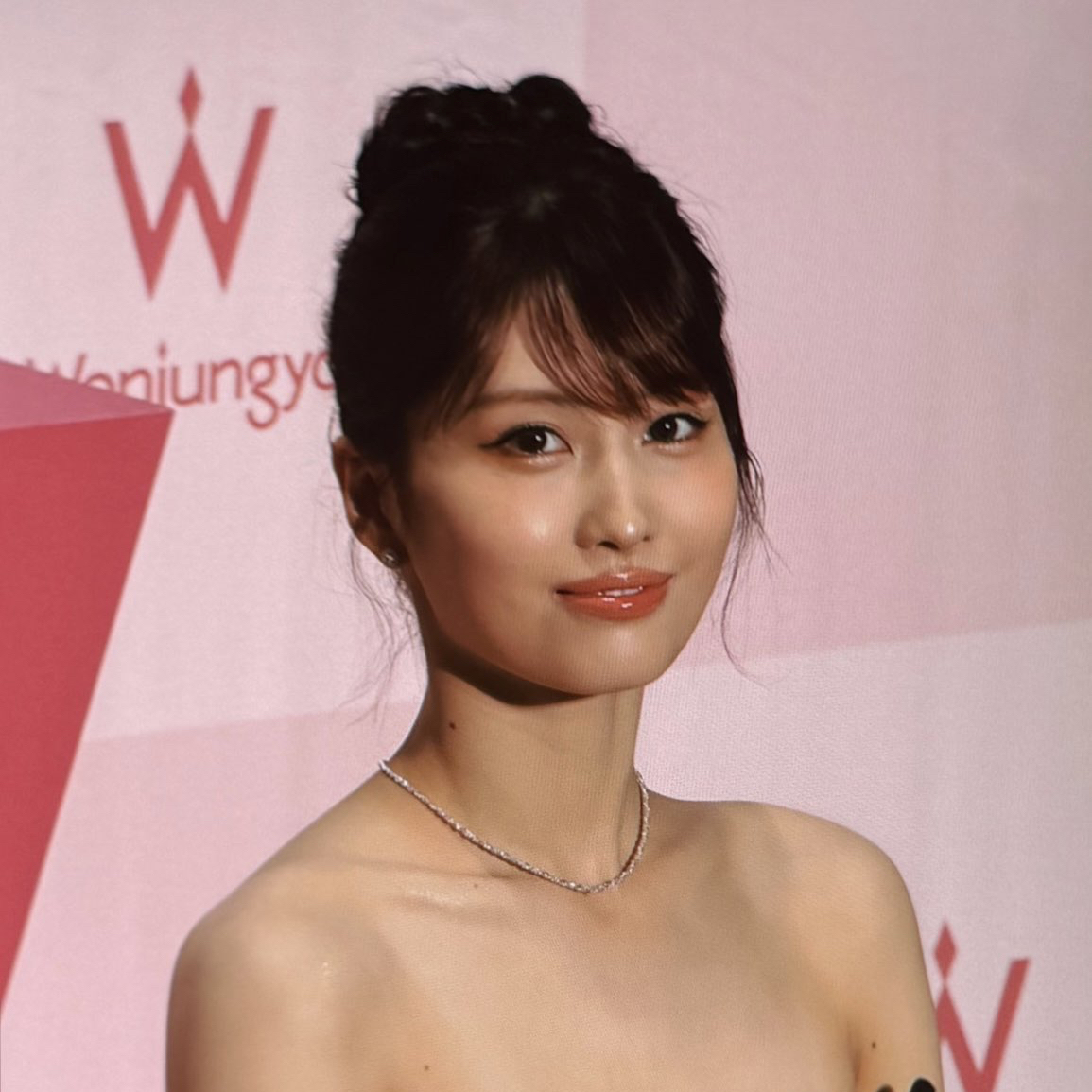 Momo (TWICE)的最新照片