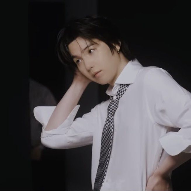 SUGA (防弹少年团)的最新照片