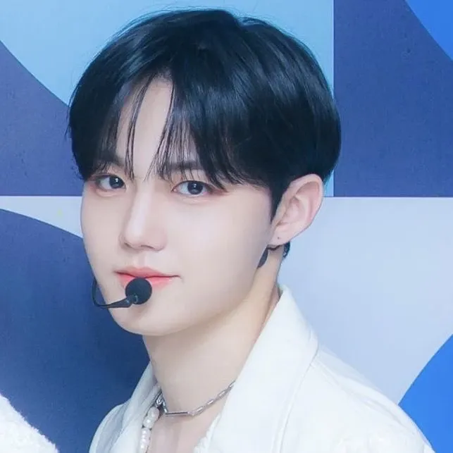 A moment captured by Doyoung (TREASURE)'s fan