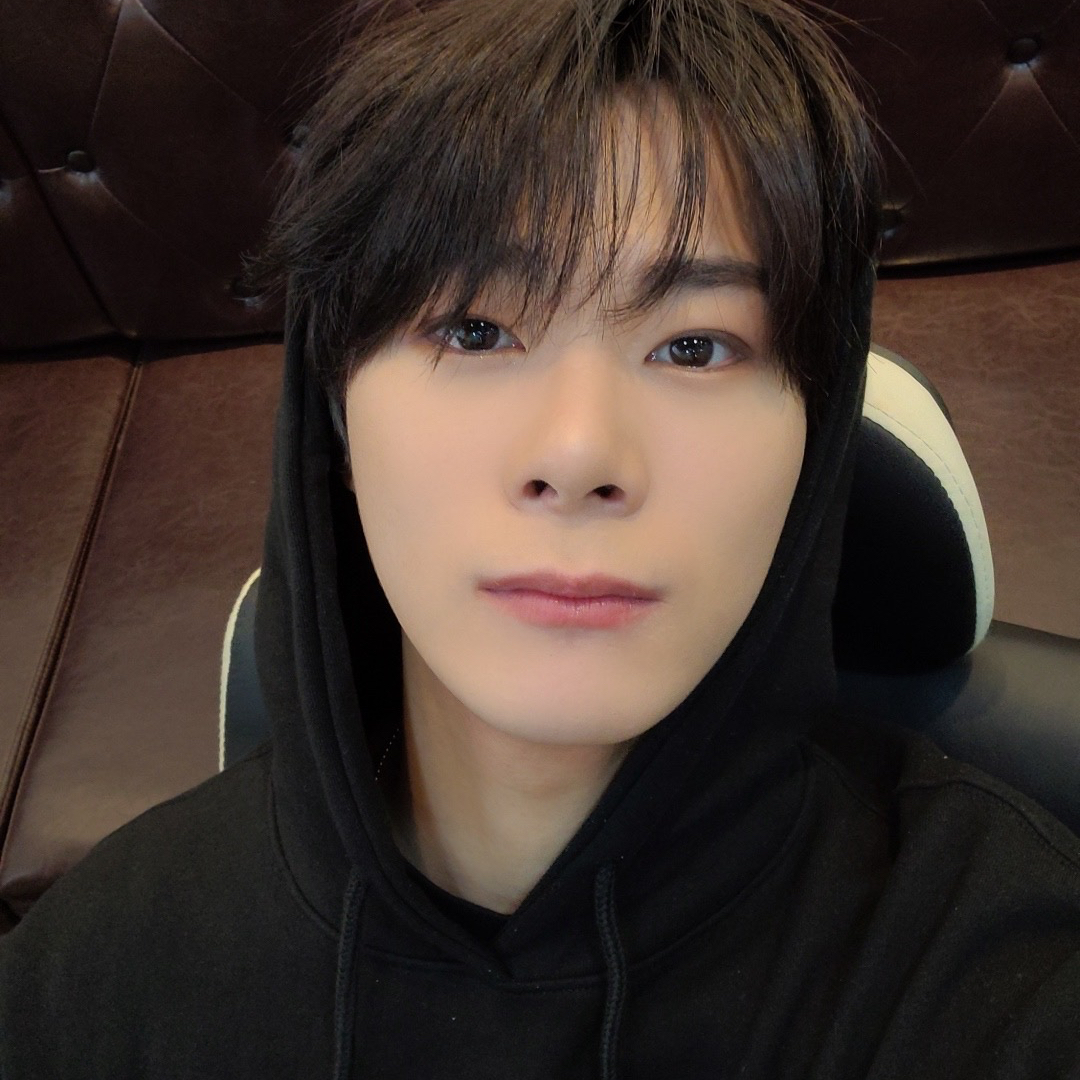 Latest photo of Moonbin (ASTRO)