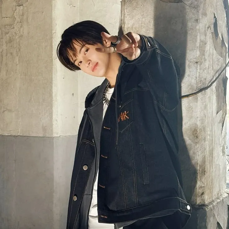 Latest photo of Mark (NCT 127, NCT DREAM)