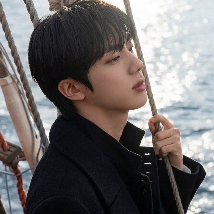 Potret di balik layar Jin (BTS)