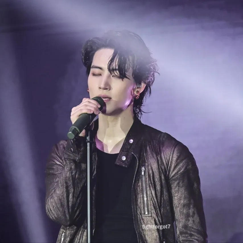 A moment captured by JAY B (GOT7)'s fan