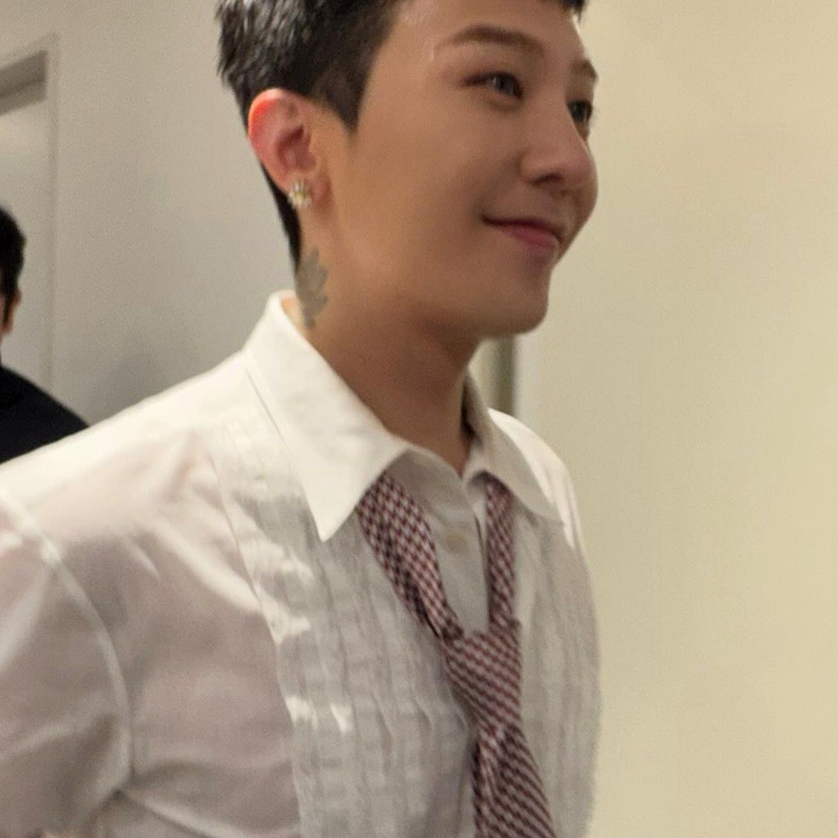 Behind-the-scenes cut of G-DRAGON (BIGBANG)