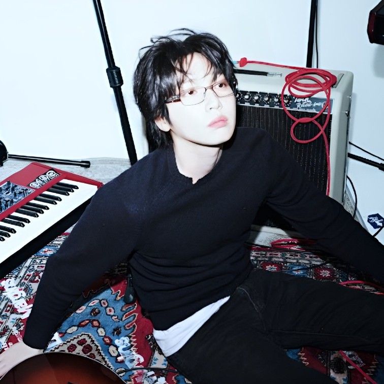 Recent activity shot of Jeong Sewoon