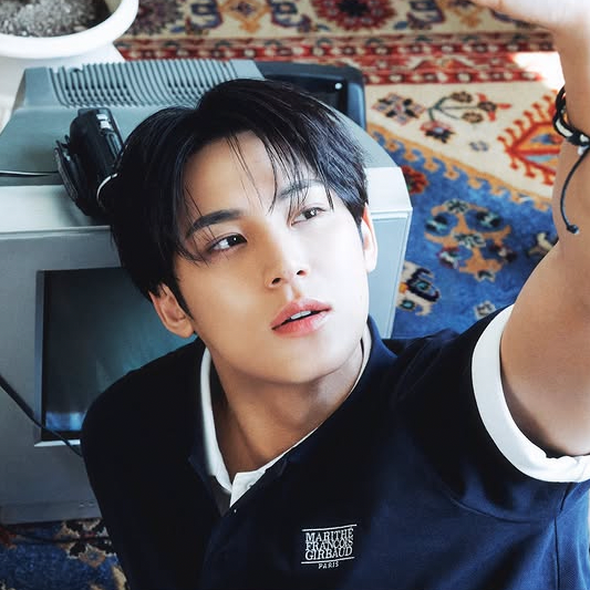 Behind-the-scenes cut of Mingyu (SEVENTEEN)