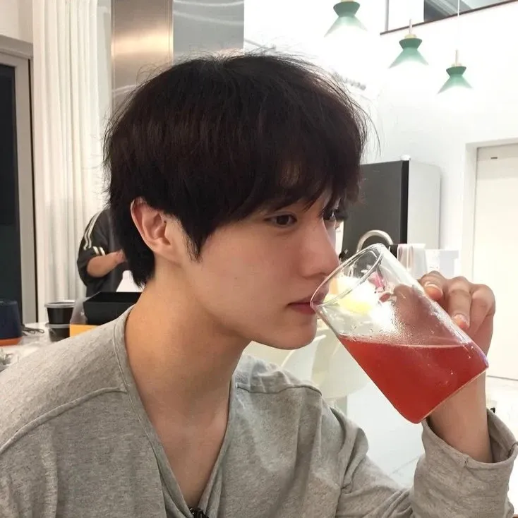 Behind-the-scenes cut of Hyunsuk (CIX)