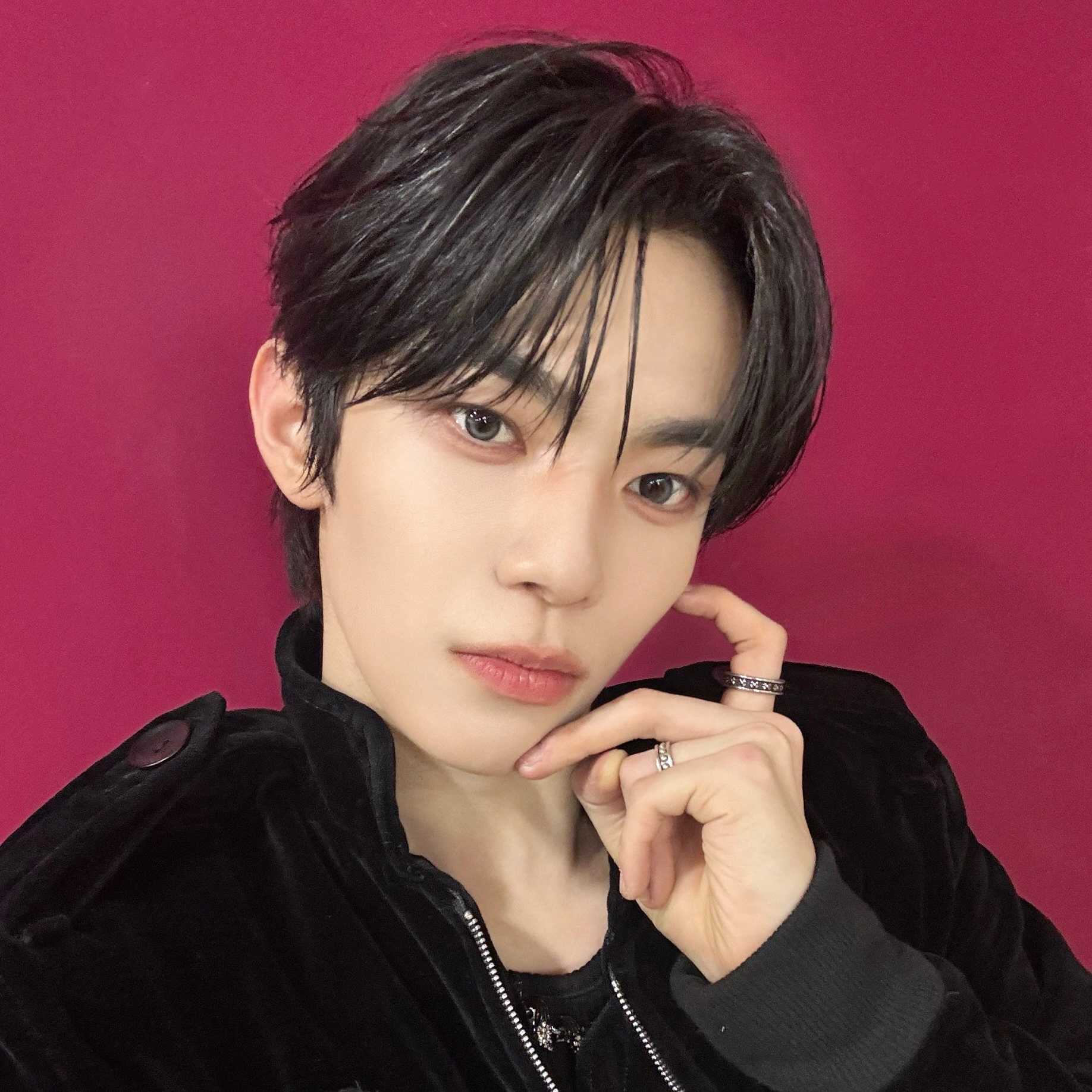 Latest photo of Donggyu (TUNEXX)