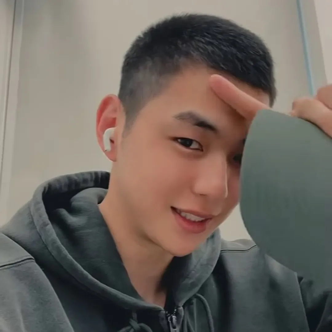 Foto aktivitas terbaru Kang Daniel