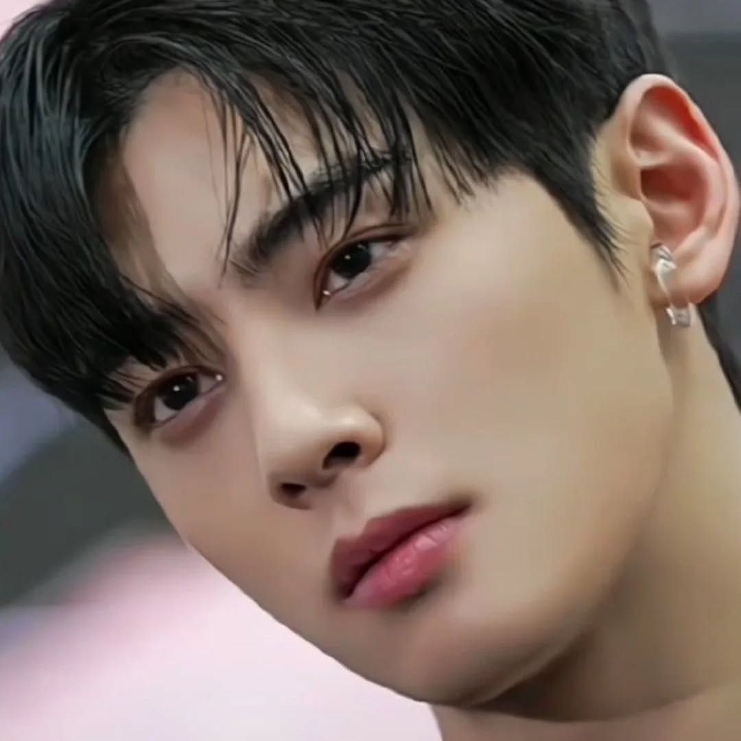 Recent activity shot of Eunwoo (ASTRO)