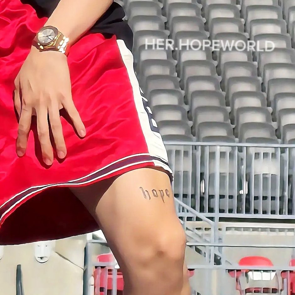 Foto terbaru j-hope (BTS)