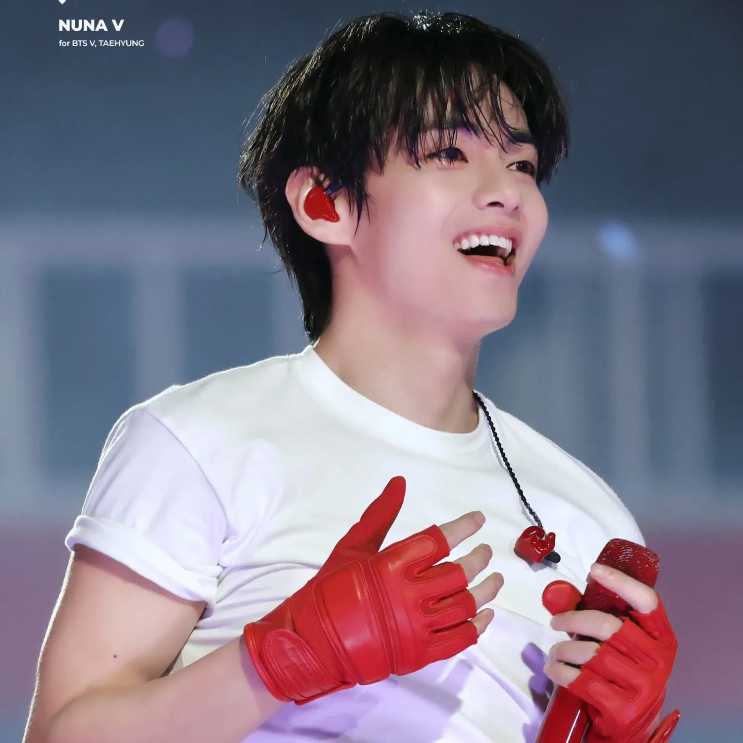 A moment captured by V (BTS)'s fan