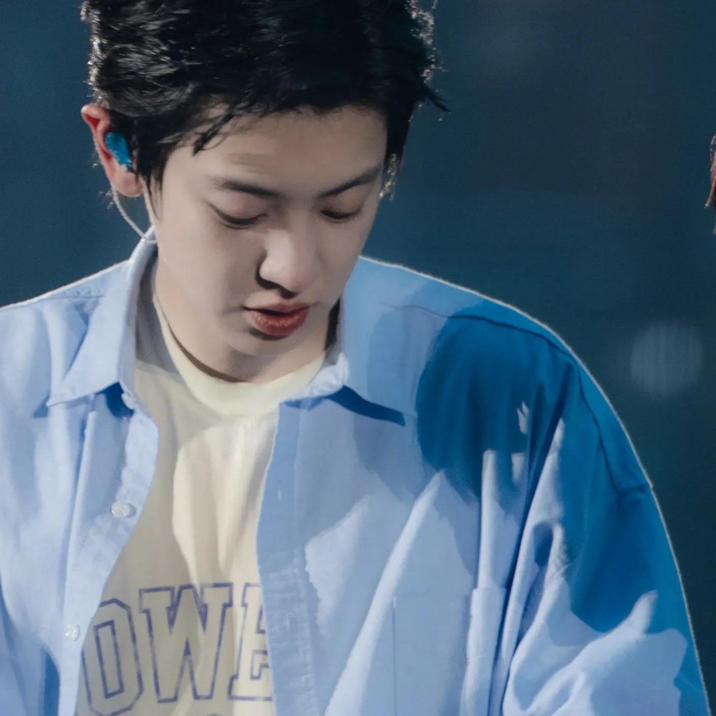 Recent activity shot of Chanyeol (EXO)