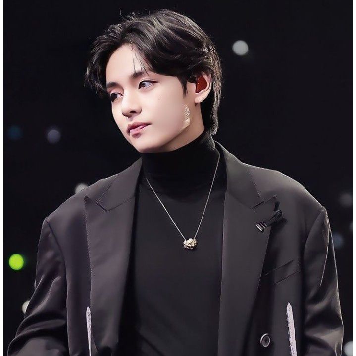 A moment captured by V (BTS)'s fan