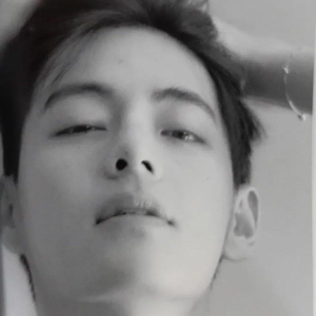 Foto aktivitas terbaru V (BTS)