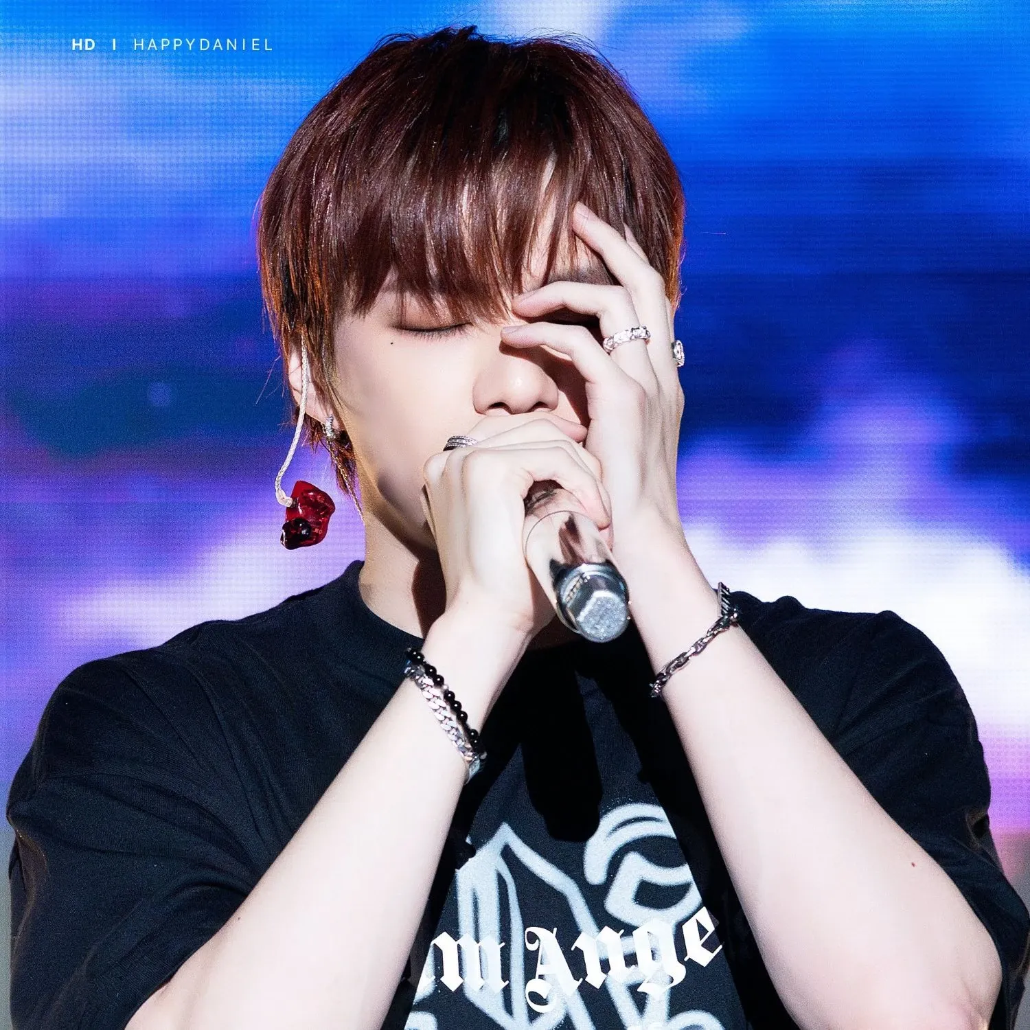 カン・ダニエルの舞台裏ショット