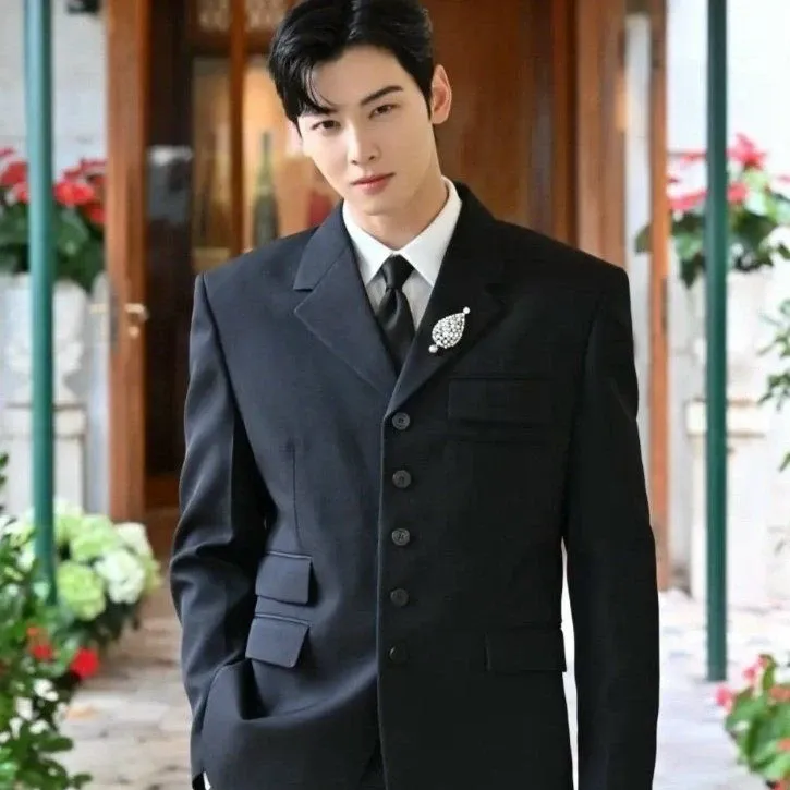 Latest photo of Eunwoo (ASTRO)