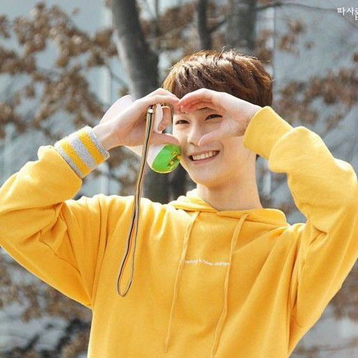 Latest photo of Moonbin (ASTRO)