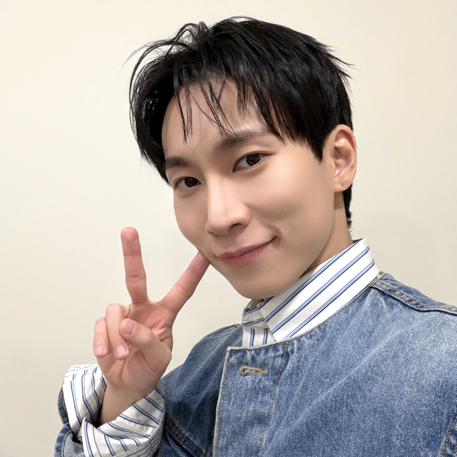 Recent activity shot of Seo Eunkwang (BTOB)