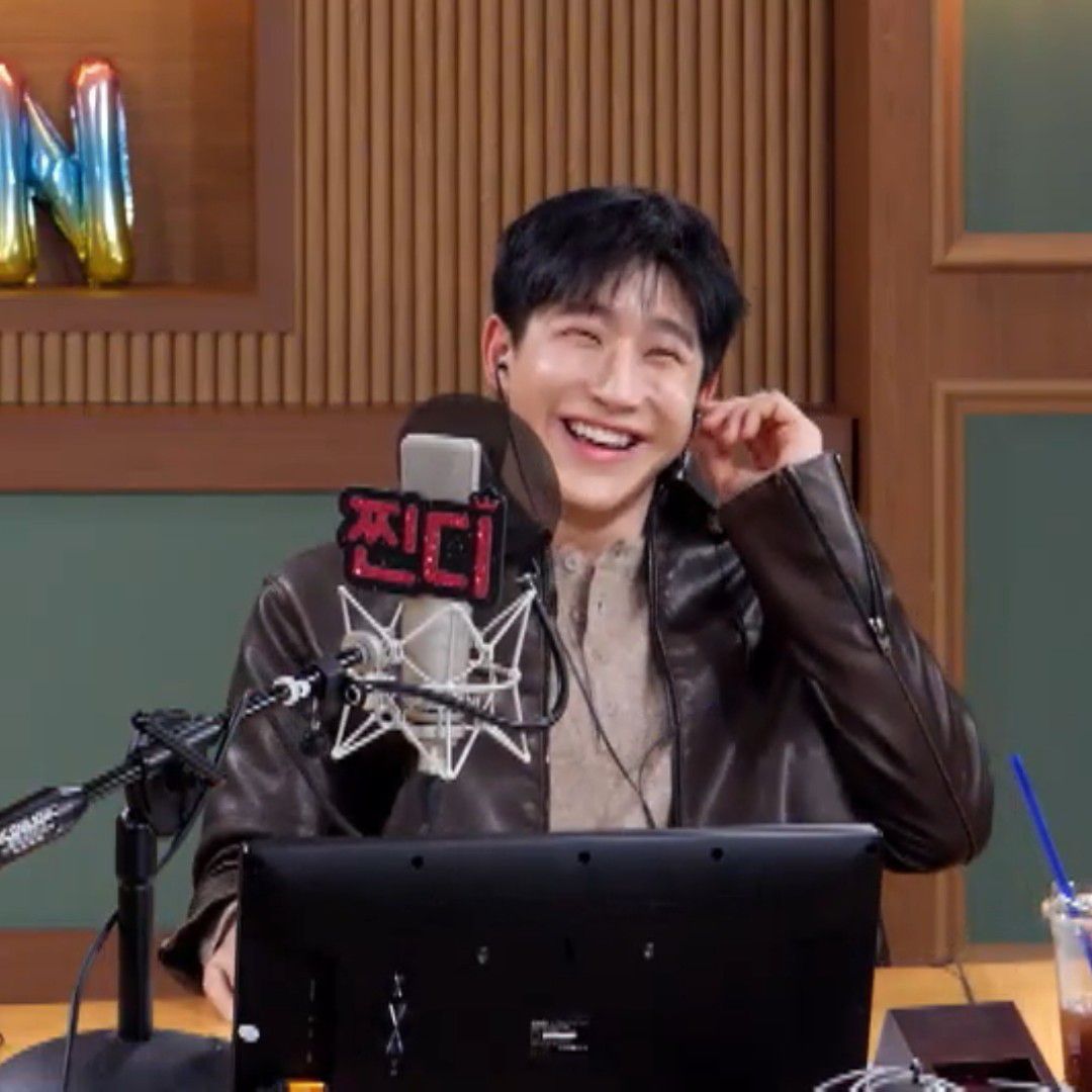 Behind-the-scenes cut of Jinjin (ASTRO)