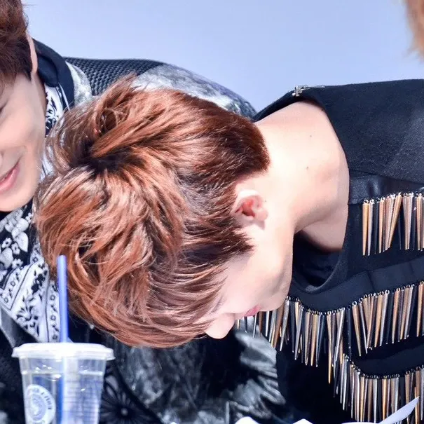 Foto aktivitas terbaru D.O. (EXO)