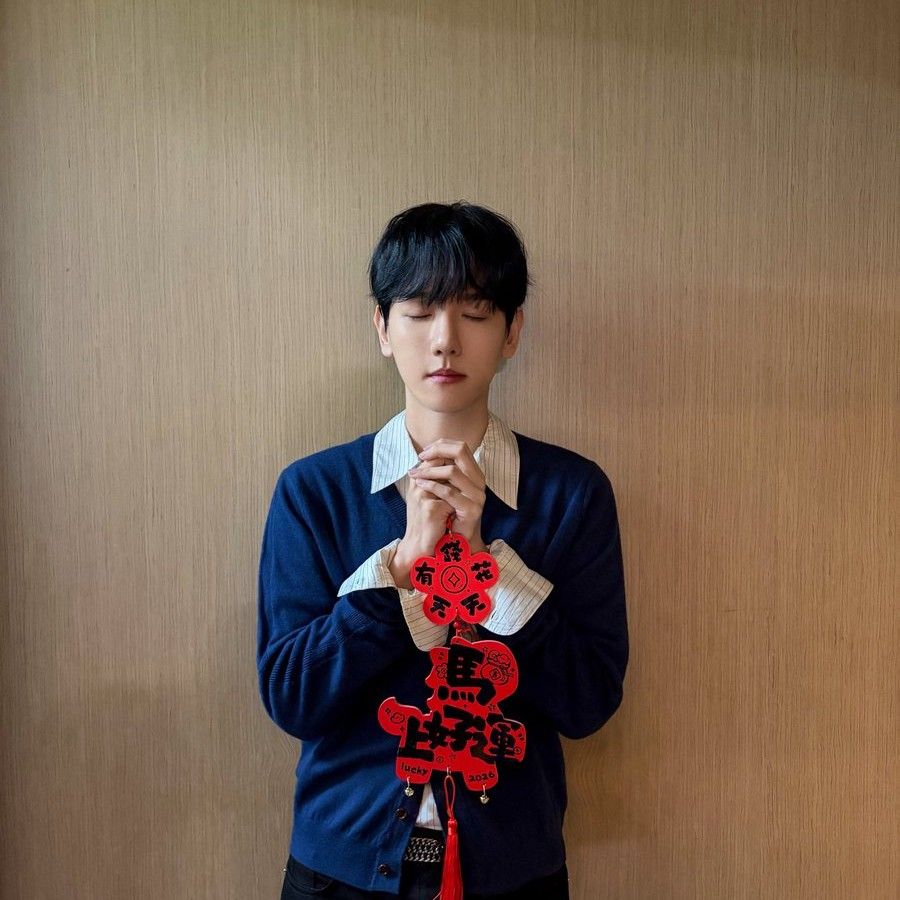 백현 (EXO)의 비하인드 컷