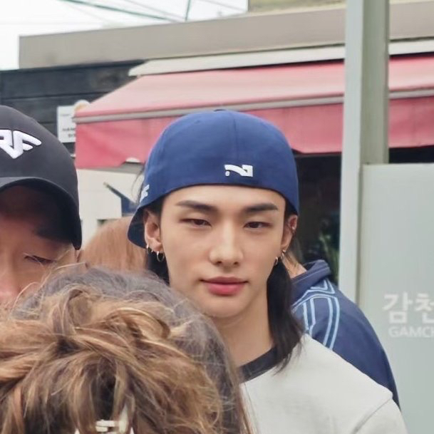 현진 (Stray Kids)의 비하인드 컷