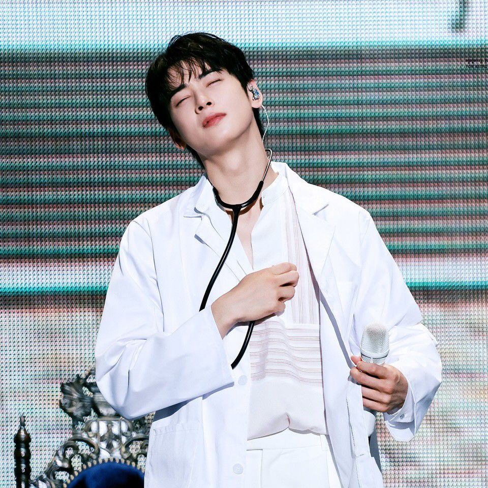 Recent activity shot of Eunwoo (ASTRO)