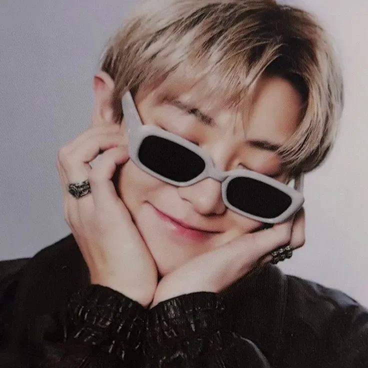 燦烈 (EXO)的最新照片