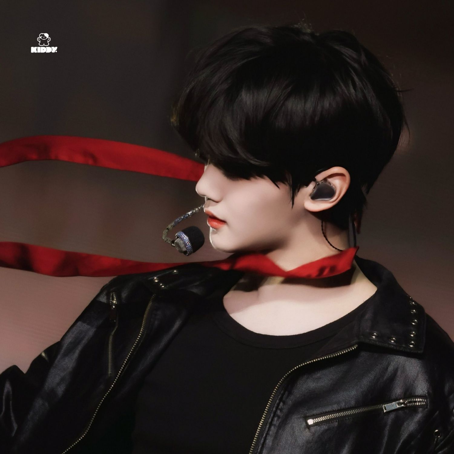 Latest photo of Kim Gyuvin (ZEROBASEONE)