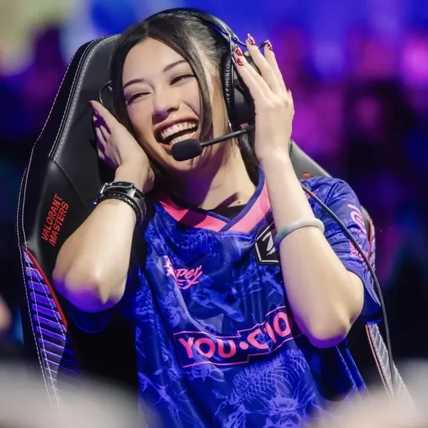 捕捉到Megan (KATSEYE)魅力的代表照片