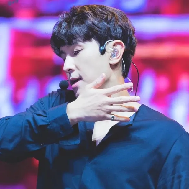 Behind-the-scenes cut of Kim Dongwan (SHINHWA)