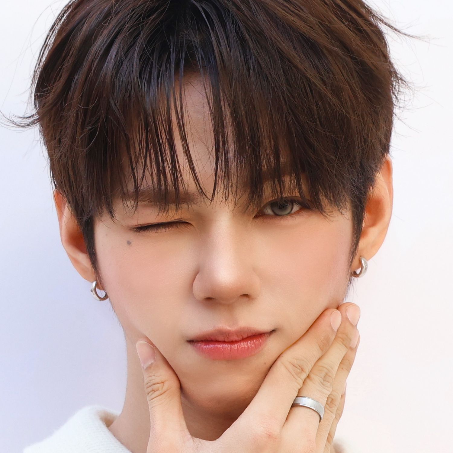 Behind-the-scenes cut of JL (AHOF)