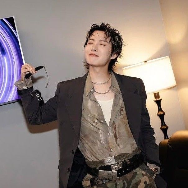제이홉 (방탄소년단) 최근 활동샷