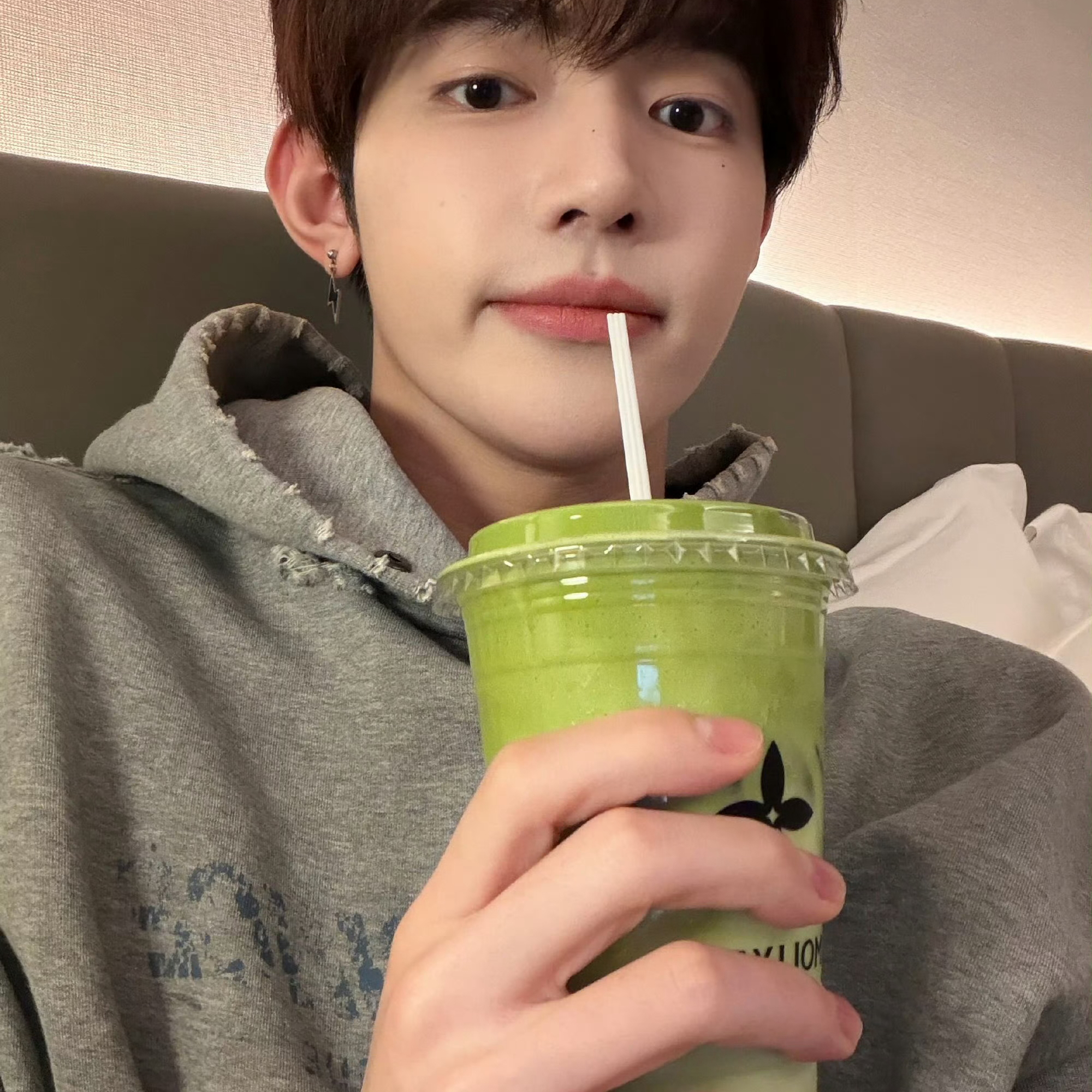 Behind-the-scenes cut of Zhang Hao (ZEROBASEONE)