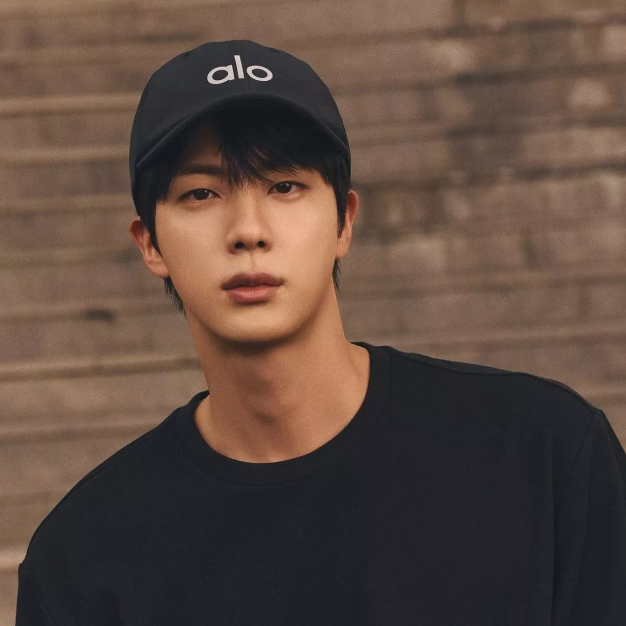 Foto aktivitas terbaru Jin (BTS)