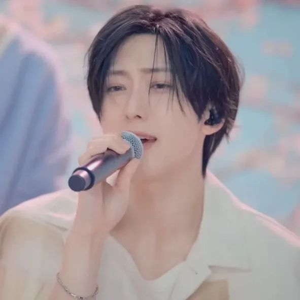 Fuma (&TEAM)的最新活动照片