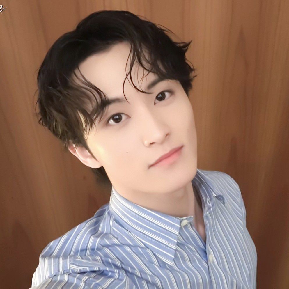 Behind-the-scenes cut of Mark (NCT 127, NCT DREAM)